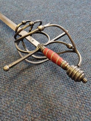 Another Renaissance rapier for a passionate collector. It will surely bring joy under the Christmas tree. 🎄